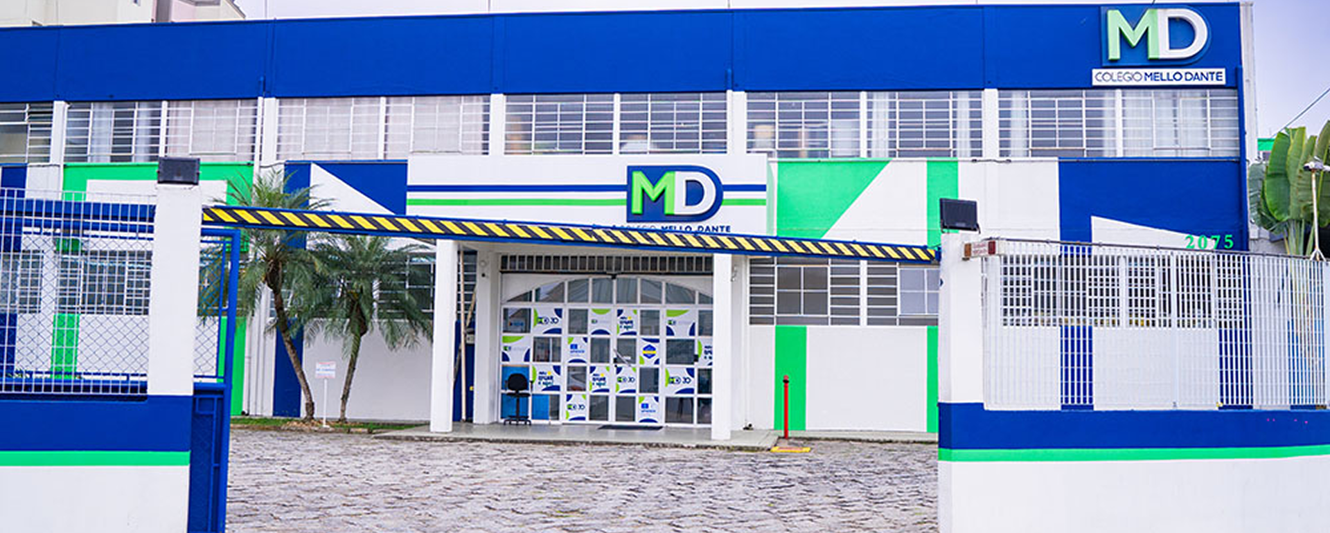 Fachada do Colégio Mello Dante